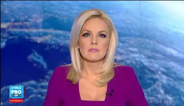 Accident infiorator intr-o intersectie. Trei femei au murit pe loc dupa ce o betoniera s-a rasturnat peste masina lor