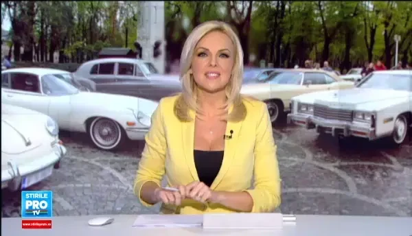 Expozitie de masini retro in mai multe orase din tara. Atractia principala a fost un Austin Princess din 1959