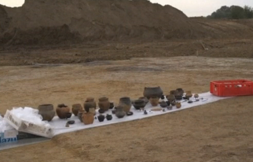 Un cimitir imens din Epoca Bronzului a fost descoperit in timpul unor sapaturi pentru o autostrada. Vestigiile gasite. VIDEO