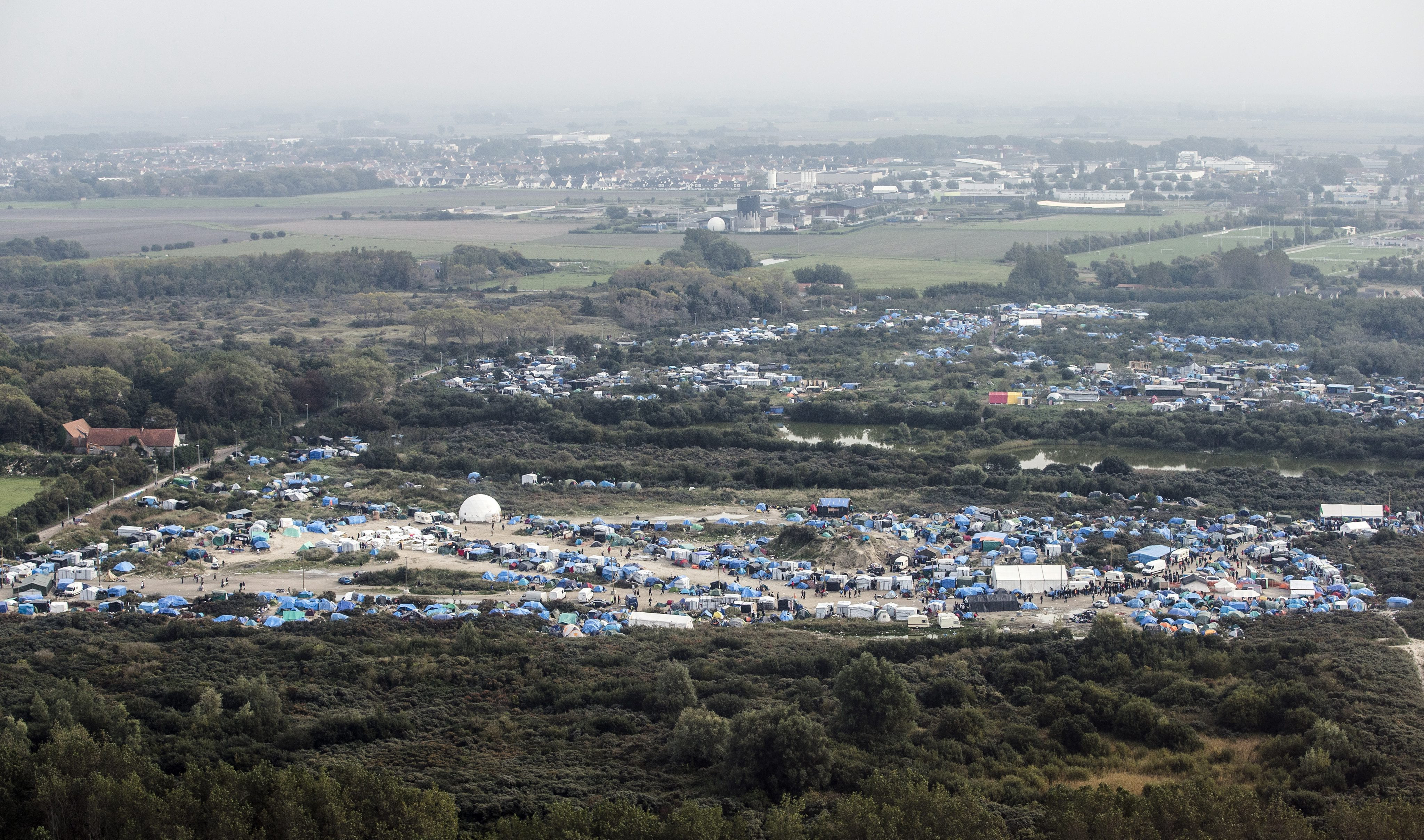 "Jungla", noul oras aparut pe harta Europei. Nu are apa sau curent, dar s-au deschis restaurante, biserici si moschei