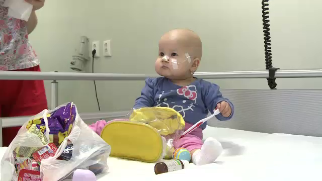 Premiera la Spitalul Fundeni: o fetita de un an, care sufera de cancer, va primi transplant de ficat de la mama