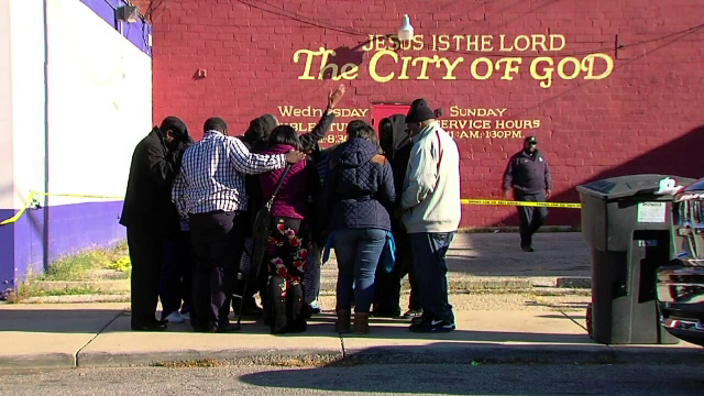 Un preot din Detroit a impuscat mortal cu pistolul sau semiautomat un barbat care l-ar fi amenintat cu o caramida