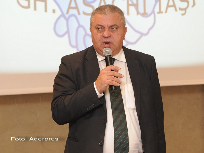 Vasile Salaru si-a depus demisia. Ce a vrut sa spuna de fapt secretarul de stat cu "spatele drept si pieptul bombat"