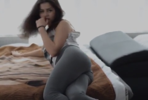 O tanara de 21 de ani candideaza la primaria orasului Odesa. Clipul seducator care aparut cu ea cu 3 zile inainte de alegeri