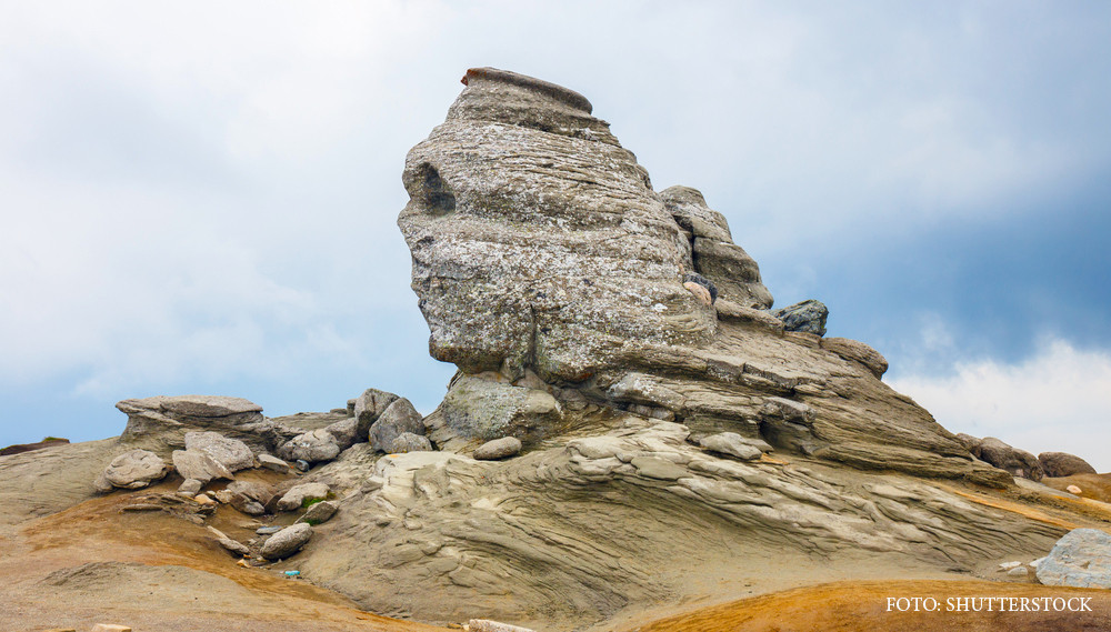 "Daca va trebuie Sfinxul, luati-l acasa". In febra imobiliara, chiar si Ministerul Mediului a construit o vila la Babele