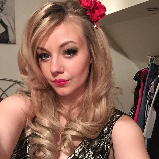 A vrut o aparitie spectaculoasa de Halloween, iar lentilele cumparate erau sa o lase oarba. Ce s-a intamplat. FOTO