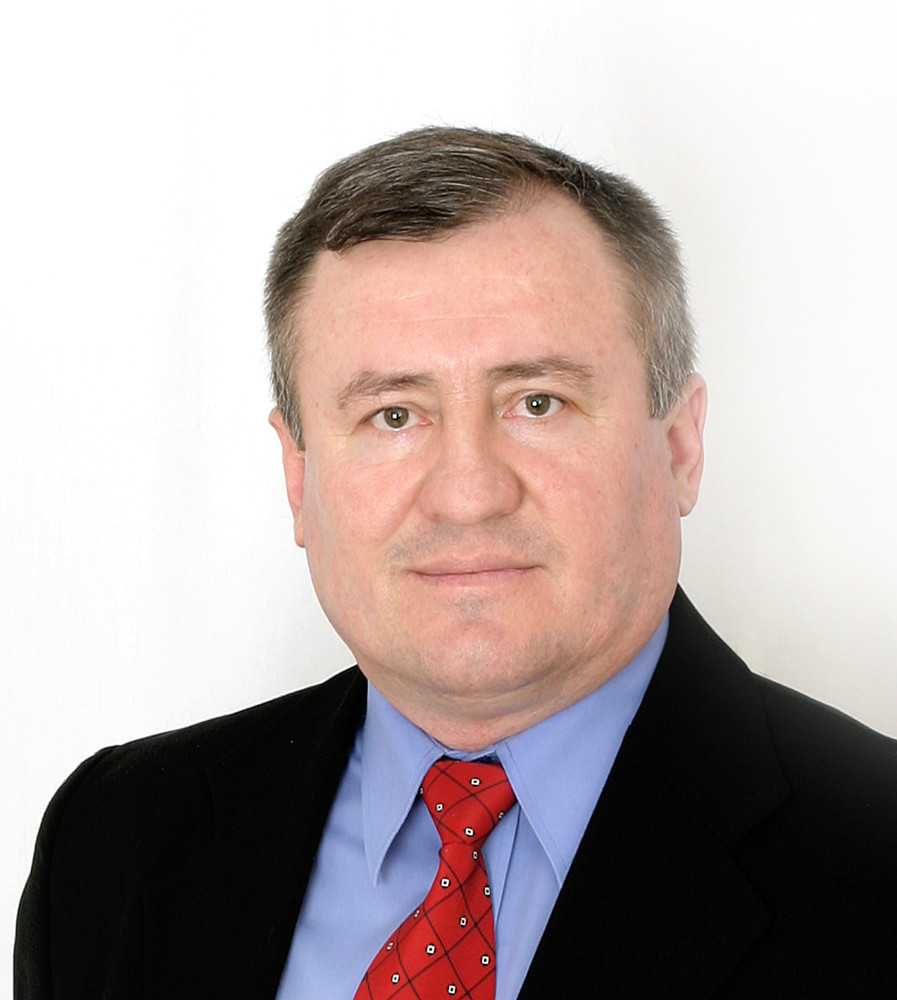 Scene de neimaginat in Suceava. Primarul unei comune, filmat in timp ce scuipa si injura ca la usa cortului o batrana