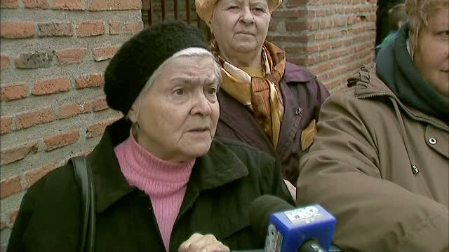 Mii de credinciosi, la moastele Sfantului Dumitru, pe Dealul Mitropoliei. Cum au incercat sarlatanii sa profite de pelerini