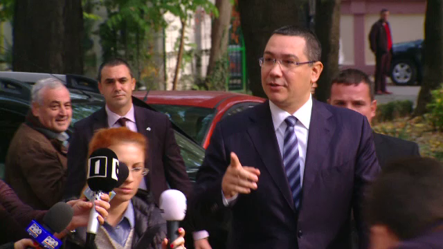 Consilierul lui Ponta i-a ironizat pe protestatarii din Piata Universitatii: "Ce are Ponta cu tragedia de la Colectiv?"