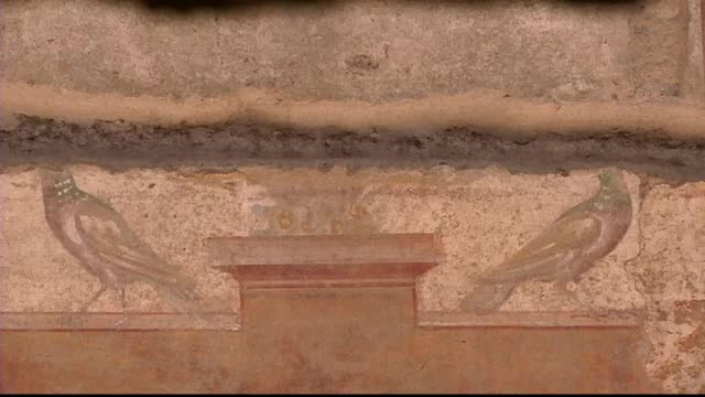 Vila imparatului roman Augustus, de la poalele Vezuviului, a fost dezgropata din cenusa vulcanica pietrificata de 1500 de ani