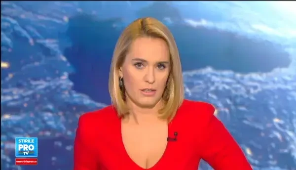 Si masinile Patriarhiei trec pe rosu, cu antemergator, prin traficul aglomerat al Capitalei. Avem un protocol cu MAI