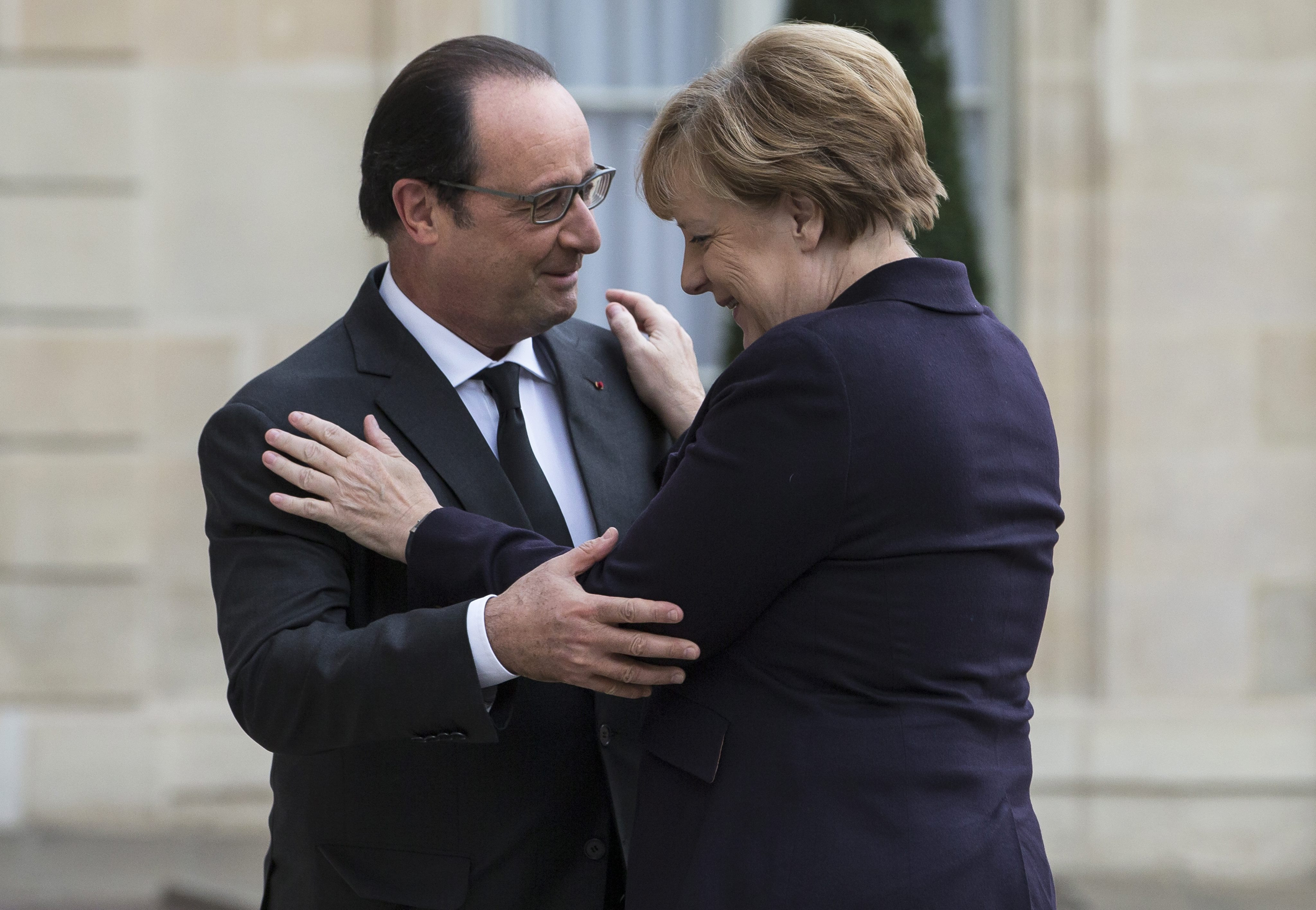 Germania acuza dur Austria ca trimite haotic peste granita migrantii ca sa scape de ei. Ultimatumul primit de Angela Merkel