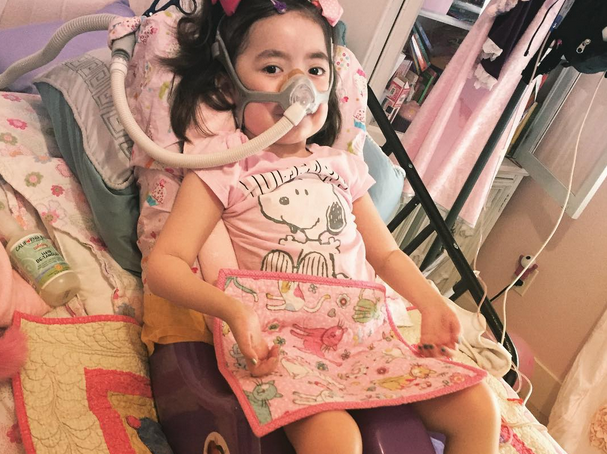 Decizia controversata luata de parintii unei fetite de 5 ani grav bolnava. "Alegi Raiul sau spitalul?"