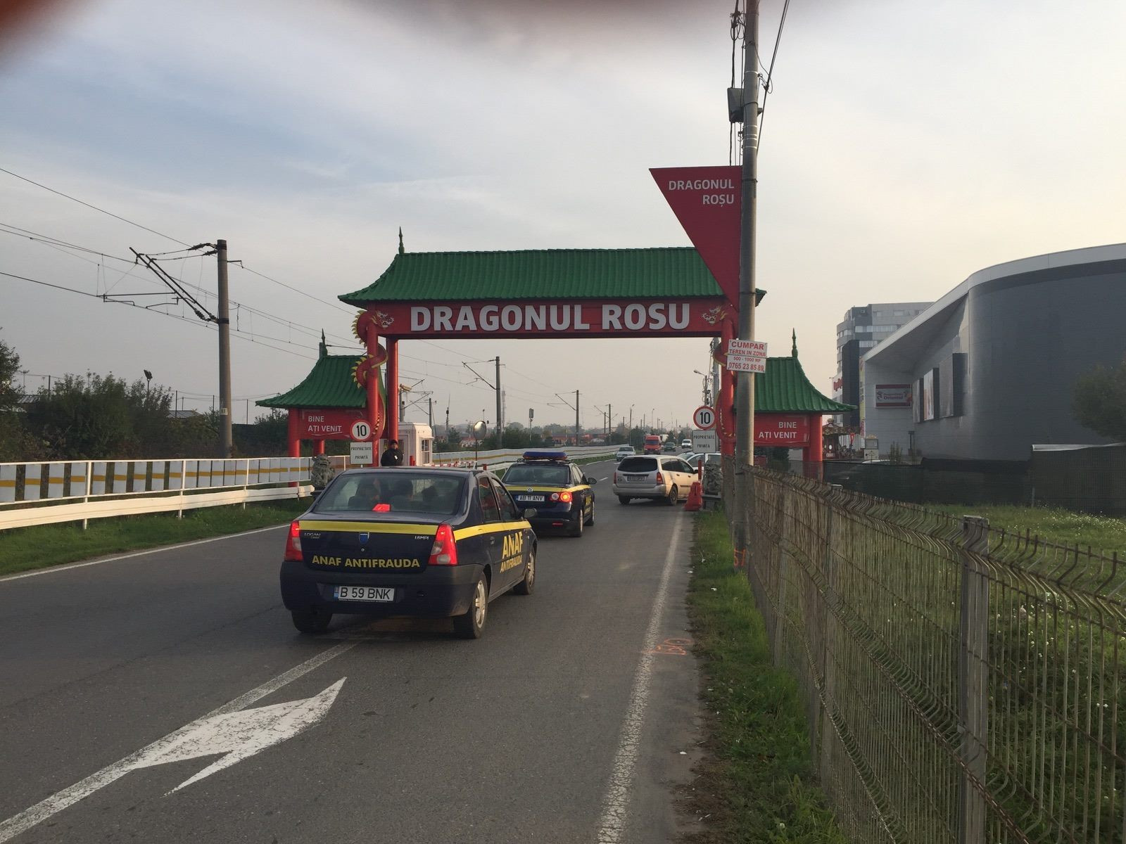 Surse: o delegatie a ambasadei Chinei a mers la ANAF in urma controalelor din Dragonul Rosu. Cate tarabe au fost inchise