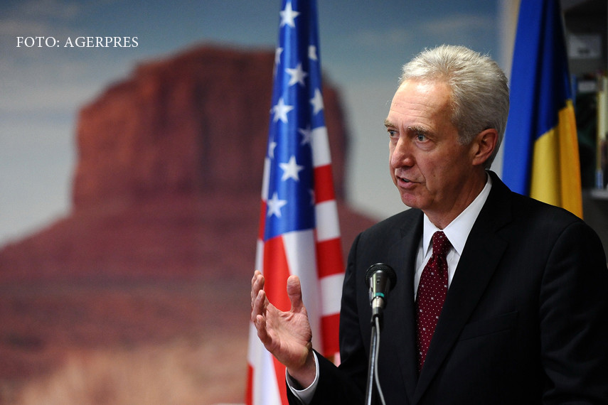 Ambasadorul SUA la Bucuresti: "Fara coruptie, poate aveati mai repede autostrazi". Ce spune despre o escorta in trafic