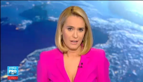 Operatiunea de salvare a puiului de urs care s-a pierdut prin Brasov. Haituit de caini, a fost gasit in fata unui magazin