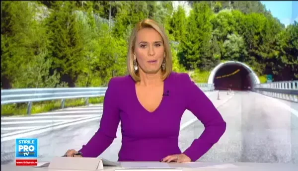 Marile gauri de pe o autostrada care e 80% finalizata. Soferii se inghesuie pe un drum paralel dintr-un motiv revoltator