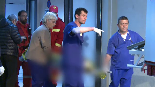 Cosmarul trait de rudele si prietenii celor aflati vineri seara in Clubul Colectiv. "Au zis sa venim la spitale sa-i cautam"