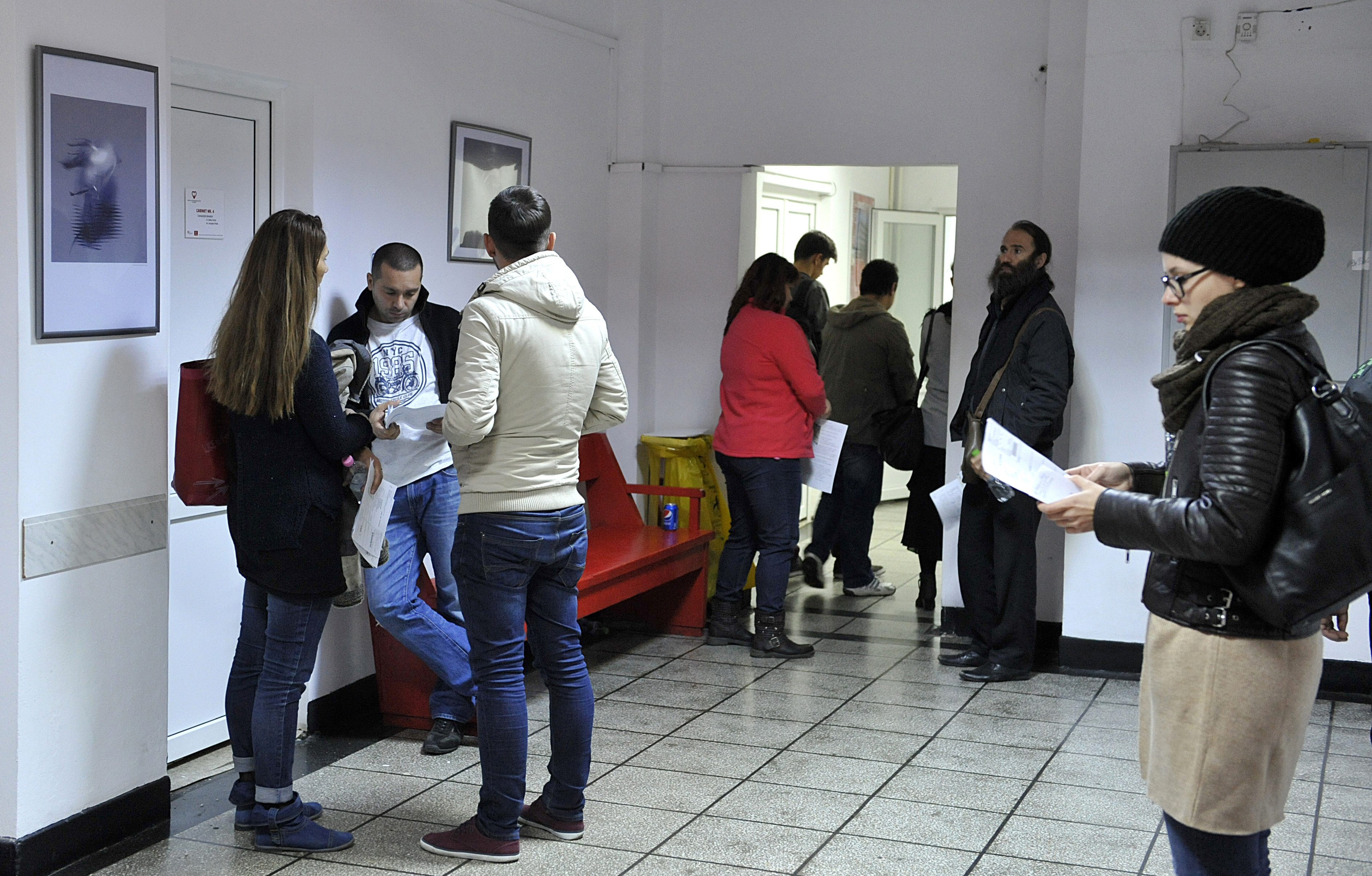 politisti donat sange - Agerpres