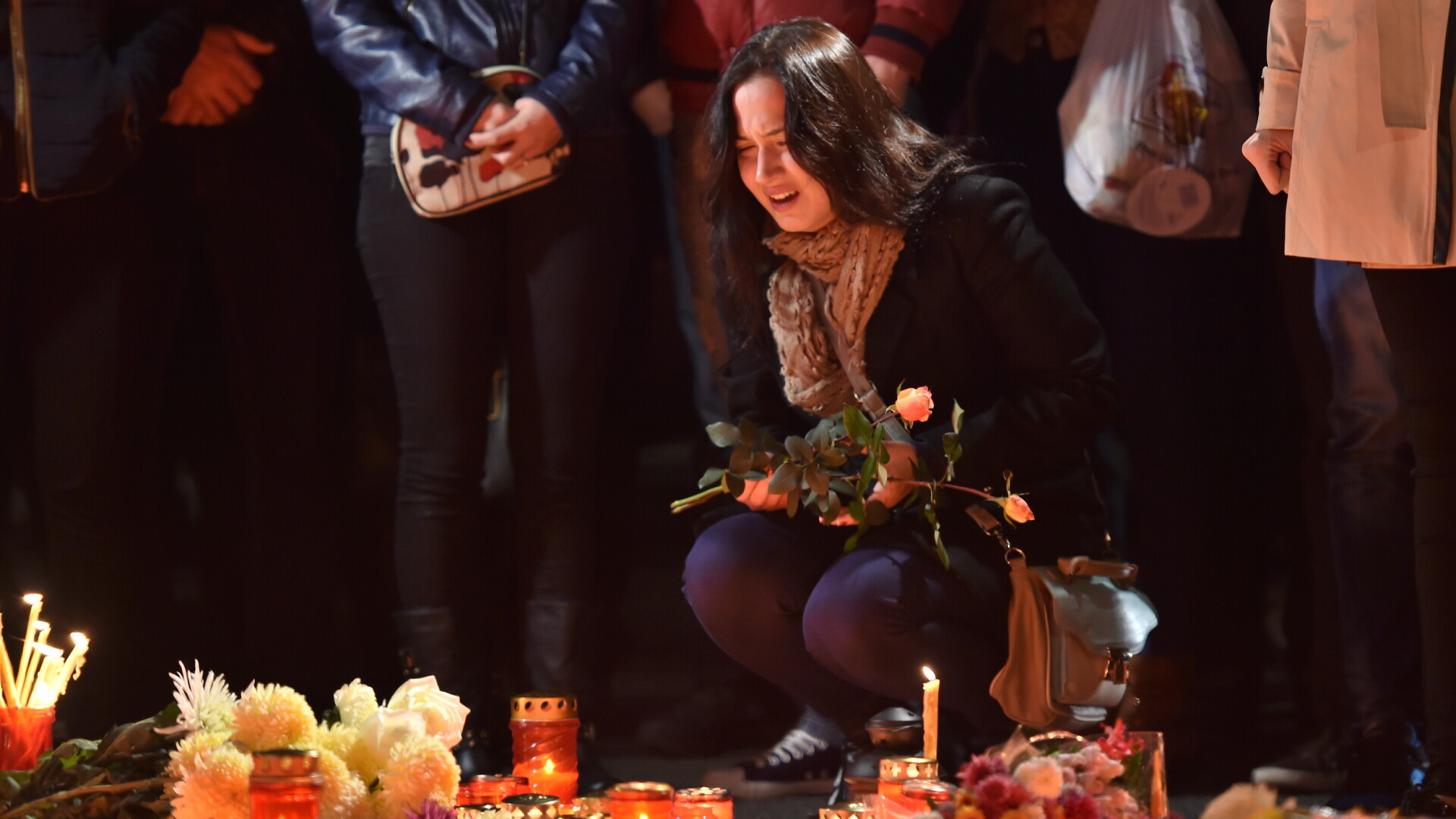 Revolutia Mortilor. Doua scene care iti arata ca e ceva in aer dupa tragedia din Capitala