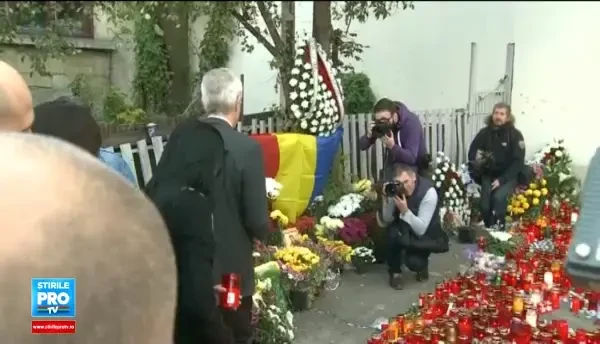 Hans Klemm, ambasadorul SUA, a adus un ultim omagiu la locul tragediei din Colectiv. Sunt intristat de aceasta tragedie