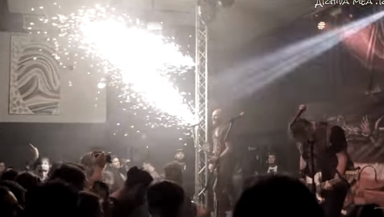 "Daca nu sunteti calmi, o sa murim cu totii." De cate ori s-au aprins cu adevarat artificii inainte de incendiu