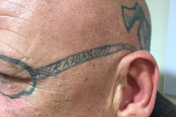 Hangover 4! Ce si-a tatuat un barbat pe fata dupa o noapte de pomina