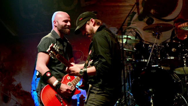 Tatal chitaristului Vlad Telea: "Era deja in stop respirator cand a fost scos". In ce stare sunt ceilalti membri ai formatiei