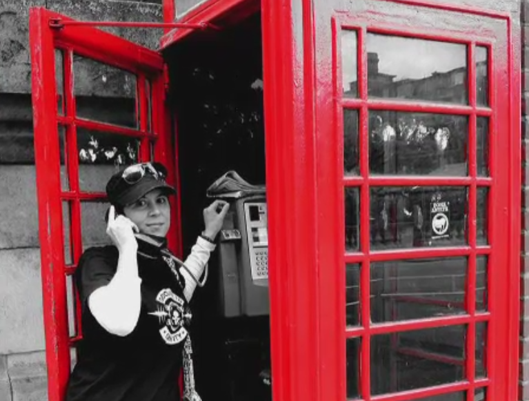 Universul colorat al Teodorei Maftei, fotograf Pro TV, admirat de familie si prieteni in cadrul expozitiei pe care o planuia