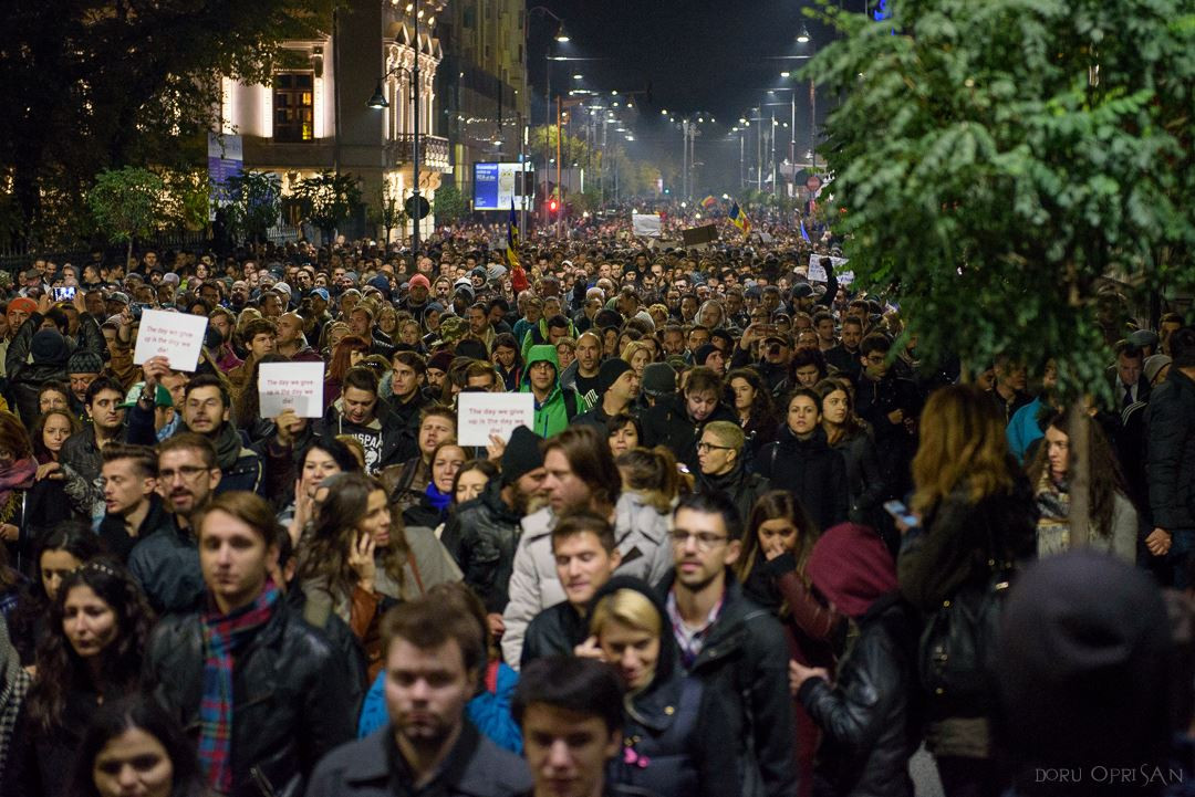 GALERIE FOTO: Imaginea valului care vine peste coruptia din Romania. 25.000 de oameni cer DEMISIA intregului sistem