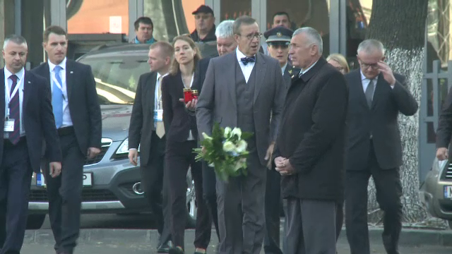 Presedintele Estoniei a mers la Clubul Colectiv si a adus un omagiu victimelor: "Suntem in doliu alaturi de voi"