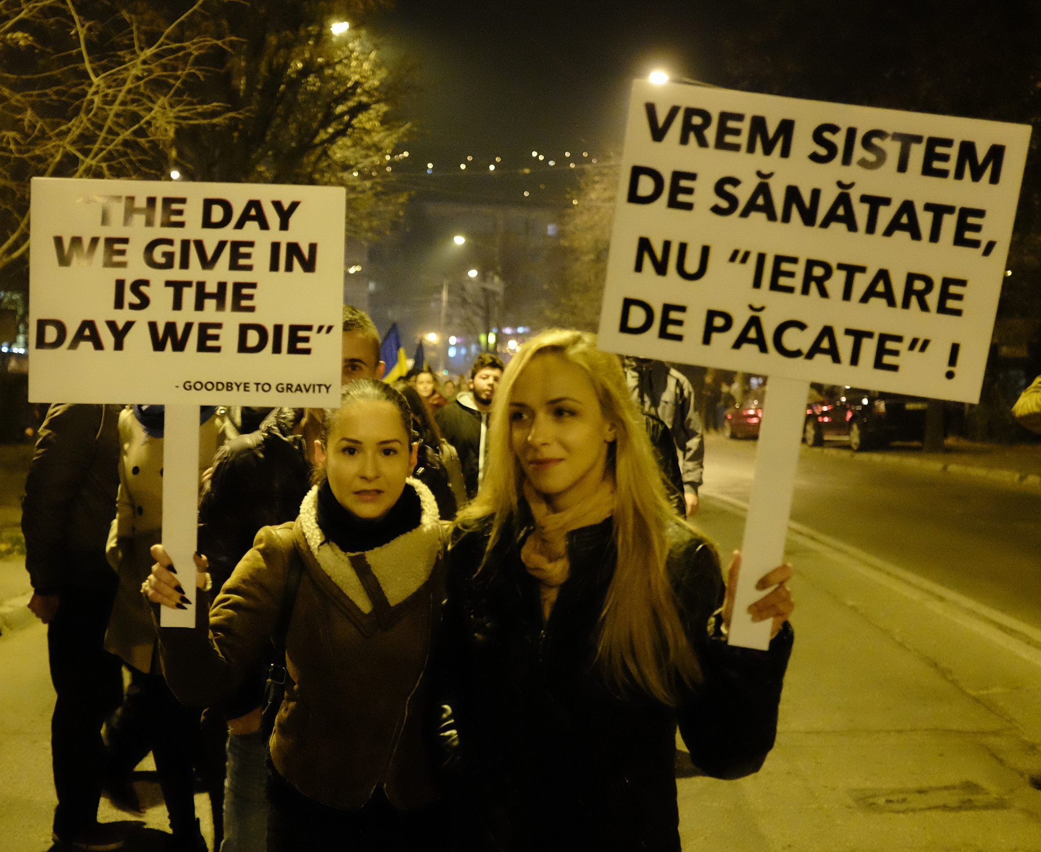 Filmul protestelor uriase din Capitala si din tara. "Suntem hotarati sa campam in Piata Universitatii" FOTO SI VIDEO