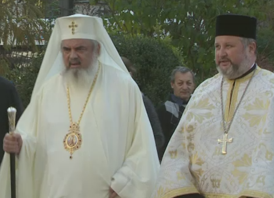 Revoltati de mesajele lansate de preoti, mii de romani cer transformarea Catedralei Neamului in "Spitalul Neamului"