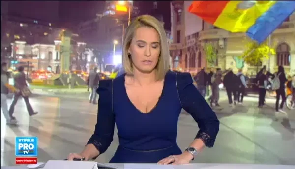 A treia zi de proteste in Piata Universitatii. Cu demisiile nu rezolva situatia. Continuam!