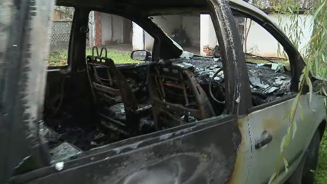 O fetita de 3 ani a ajuns la spital cu arsuri pe 60% din corp. Bunicul ar fi lasat-o intr-o masina care s-a facut scrum