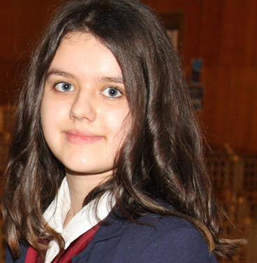 O eleva din Romania a fost premiata la concursul de eseuri al UNESCO. Citeste textul castigator