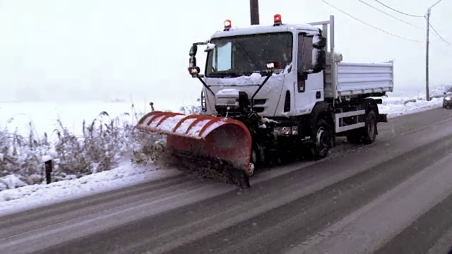 Cat de pregatita este Romania pentru venirea iernii. Capitala nu are in acest moment contract de deszapezire