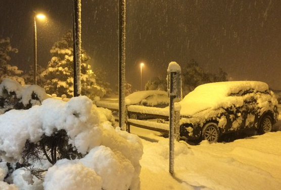 A nins in desert. Orasul Reno, din Nevada, paralizat de cea mai puternica ninsoare din ultimii ani