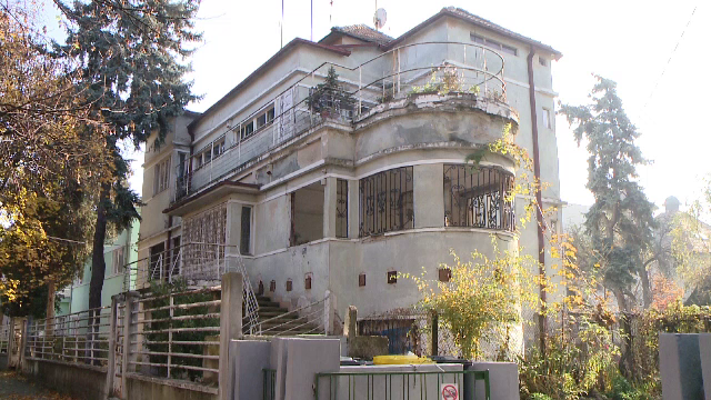 Mitropolia Banatului a ajuns sa cumpere una dintre cele mai frumoase cladiri din Timisoara. Vanzatorul: Clanul Carpaci