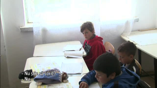 O zi de curs intr-o scoala de tara din Vaslui. Ce s-a intamplat cu profesoara de engleza care avea probleme cu alfabetul