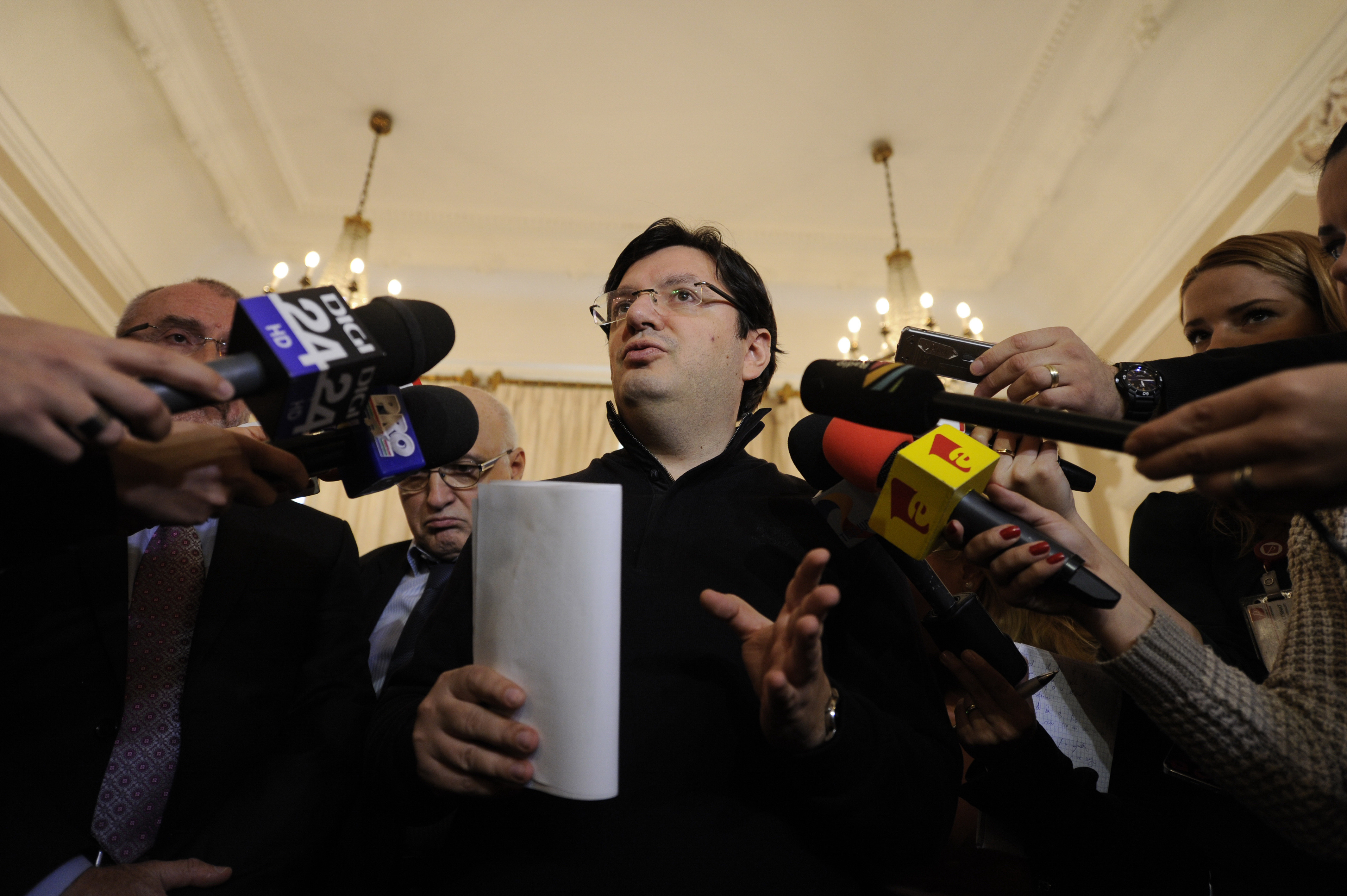 Bănicioiu, întrebat de un supraviețuitor Colectiv: ”De ce ne-ați lăsat să murim ca niște câini?”