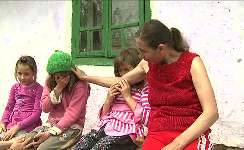 De ce avem 300.000 de analfabeti in Romania. “Vad copii de 6-7 ani ingrijorati ca nu au ce manca seara”