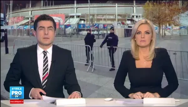 Doi corespondenti ai Pro TV erau pe Stade de France: Oamenii au inceput sa alerge, li se citea frica-n ochi