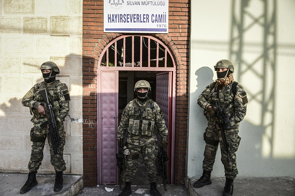 Poliţia din Turcia a arestat 5 cetățeni germani, bănuiţi a fi membri ai PKK