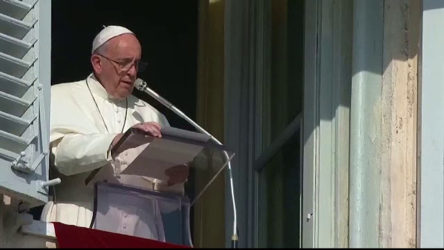 Masuri de siguranta sporite la Vatican. Papa Francisc a condamnat actele teroriste din Paris, in slujba de duminica
