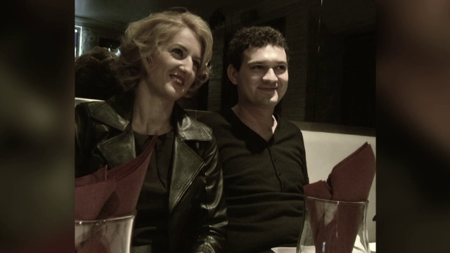 Marturia romancei care a scapat ca prin minune de rafala de gloante, la Paris: "L-am vazut ca indreapta arma spre noi"