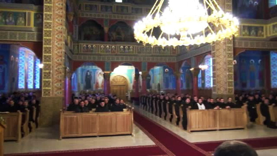 Biserica incearca sa faca lumina in cazul furtului mainii Sfantului Haralambie. Cum se apara preotii suspectati