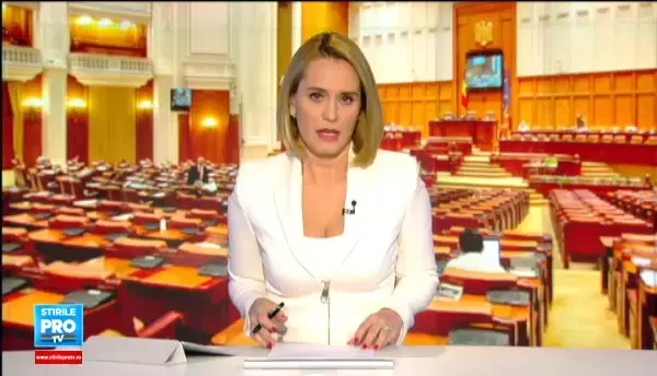 Cabinetul Ciolos a trecut de Parlament cu 389 de voturi. Ministrii au depus juramantul de investitura. VIDEO