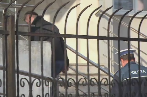 Trei adolescenti din Prahova, retinuti dupa ce au furat combustibil din benzinarii. Cum reuseau sa scape de angajati