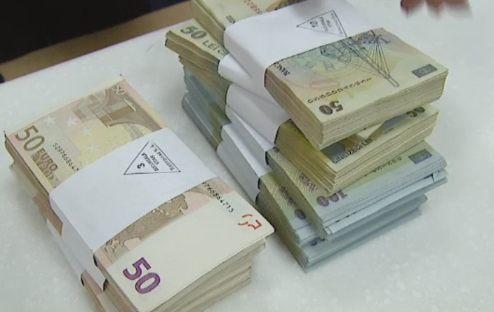 Alerta la Oradea, dupa ce zeci de persoane au reclamat la politie ca au primit bani falsi. Care ar fi bancnotele cu probleme